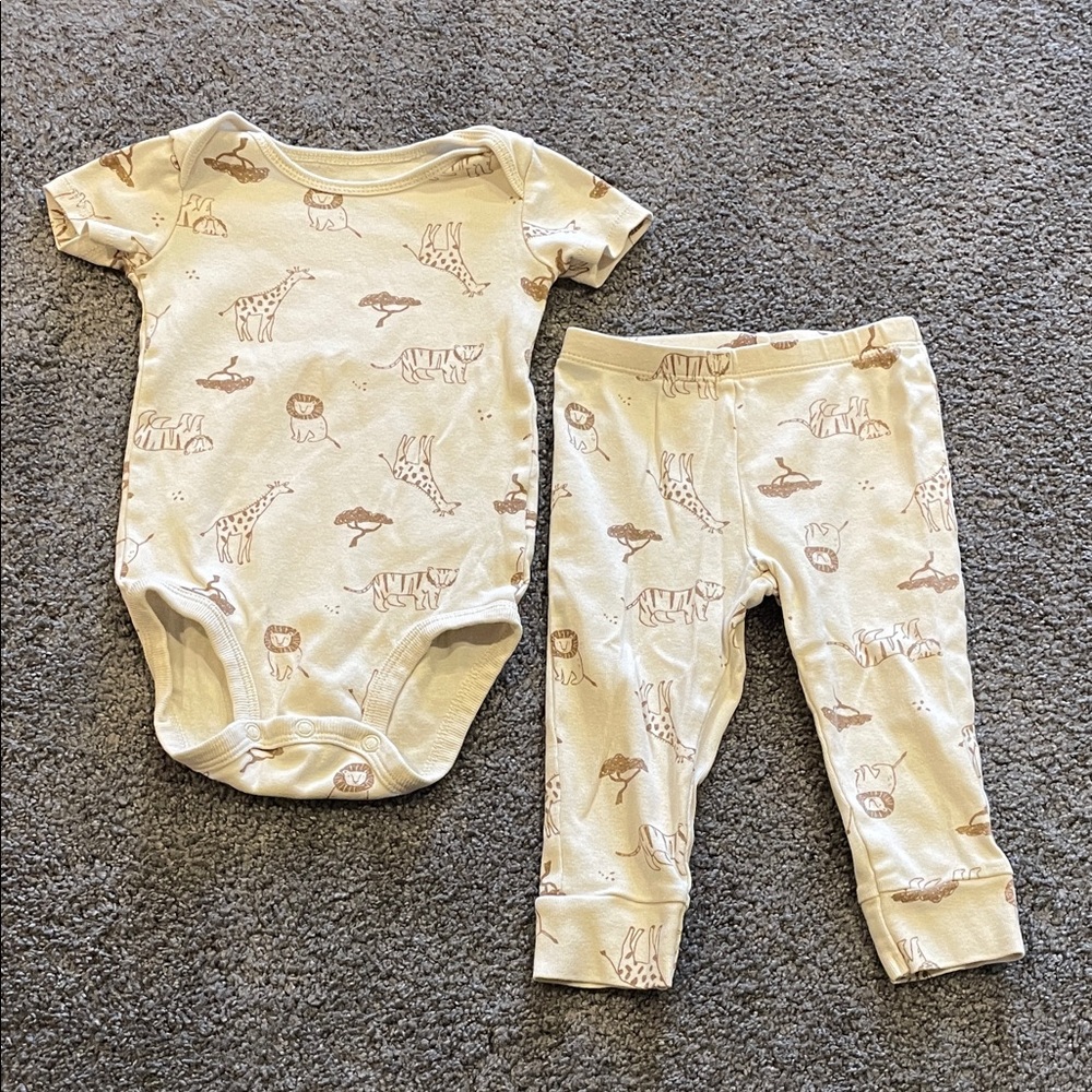 Carters 12m Cream Animal Print Bodysuit an Matching Pant Set - Picture 1 of 7